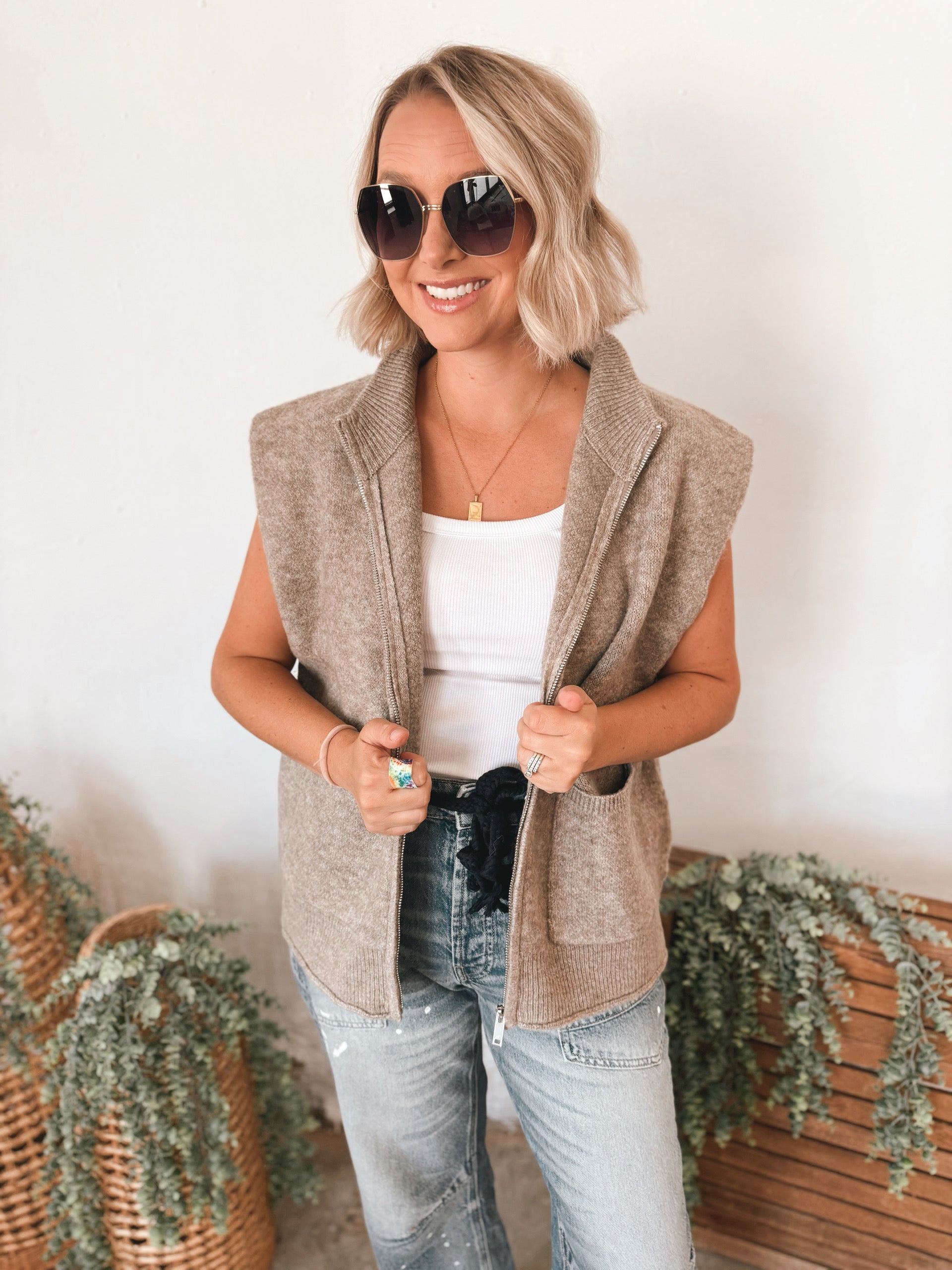 Vivi Zip Up Sweater Vest – Olive & Ave Clothing Boutique