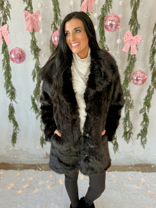 Luxe Cloud Oversized Faux Fur Coat