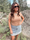 Tanner Tee in Camel