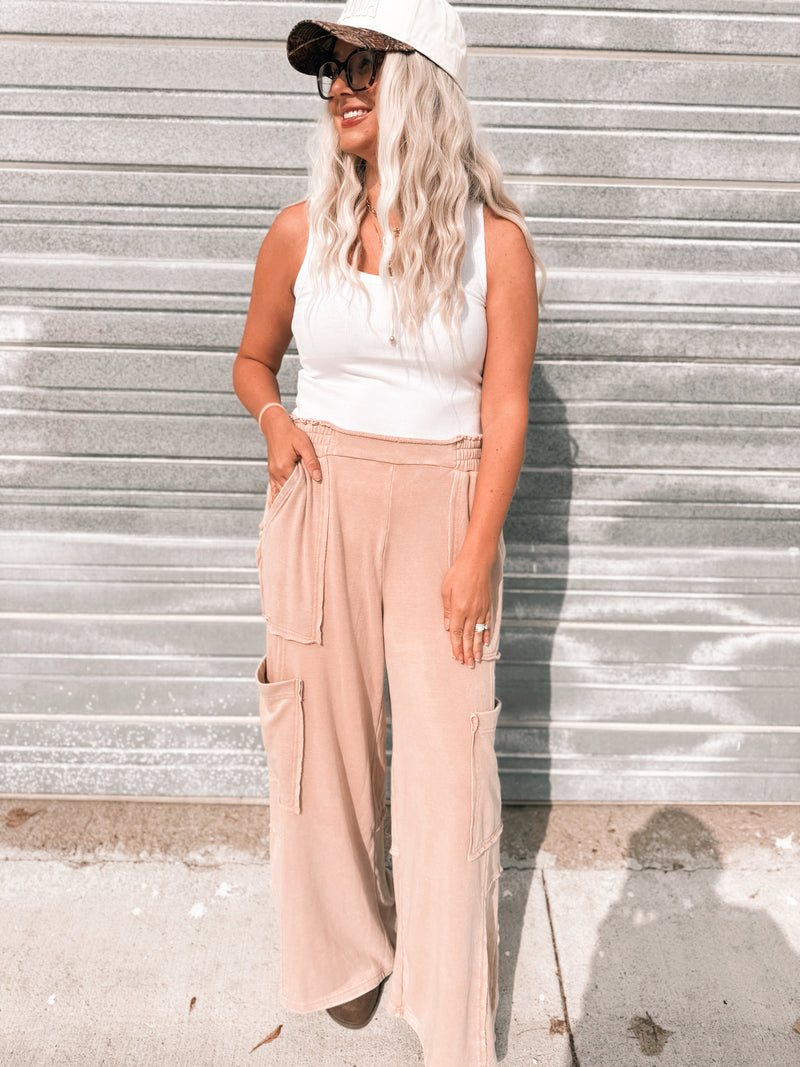 Kaycee Sweatpants in Taupe