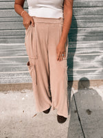 Kaycee Sweatpants in Taupe