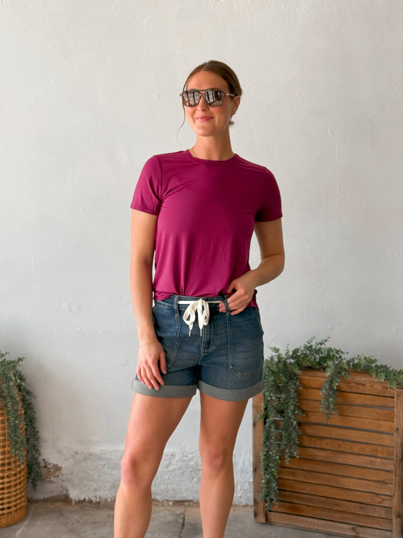 Nikkie Tee in Purple Potion