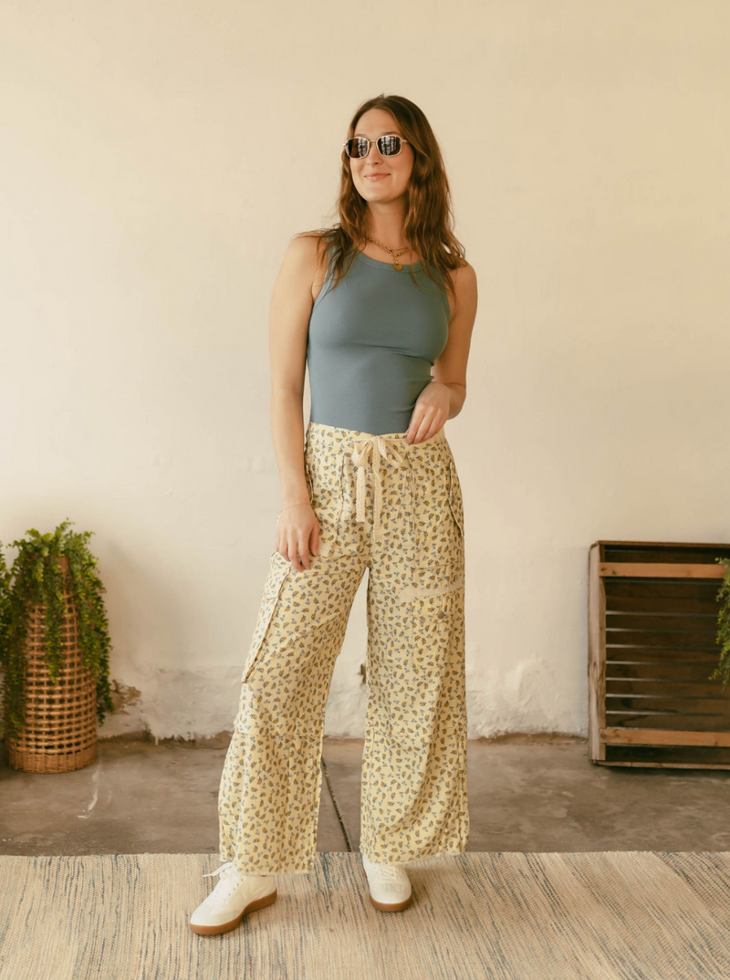 Lacey Pants in Vanilla Floral