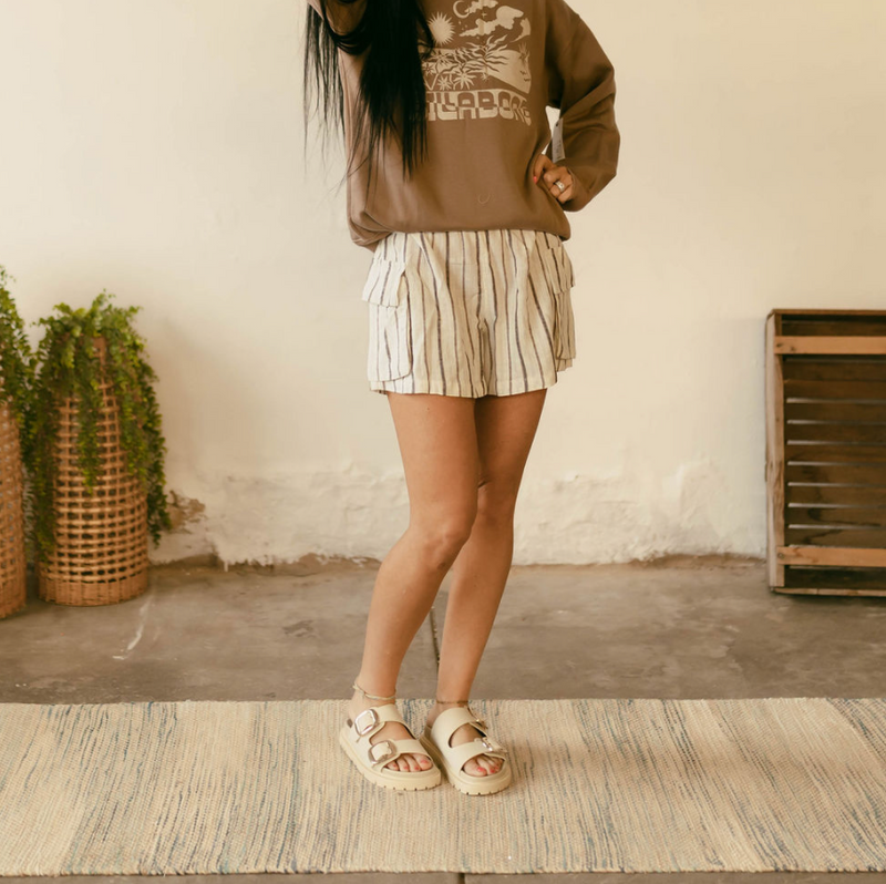 Darana Shorts in Ivory Navy