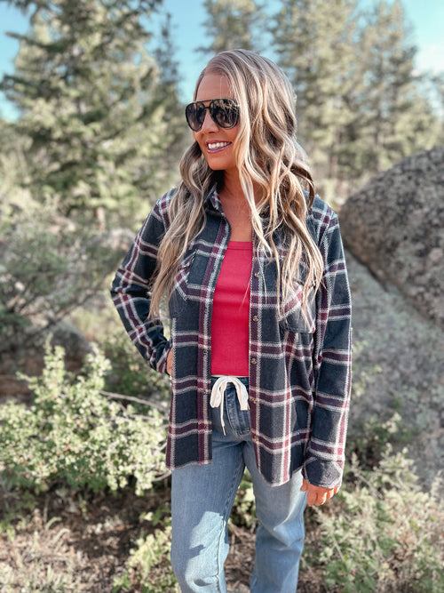 Cassian Shirt in Black Red Plaid