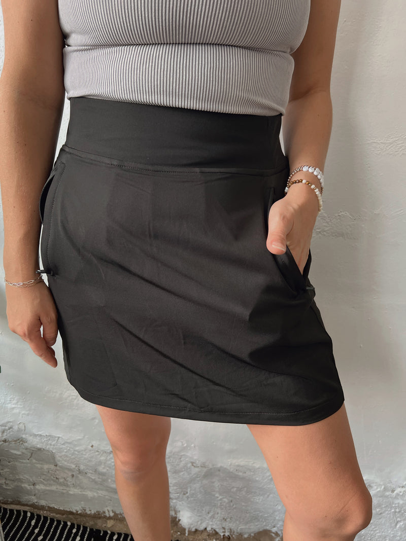 Ruth Skirt in Black