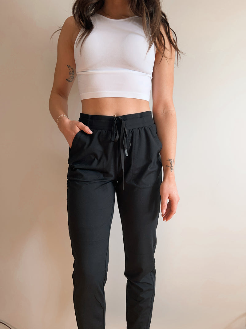 Junie Jogger in Black