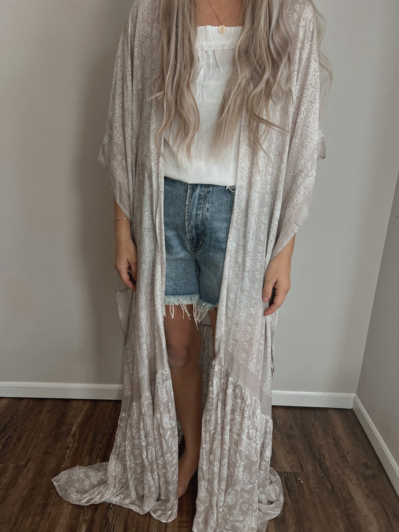 Kimmi Gray Floral Kimono